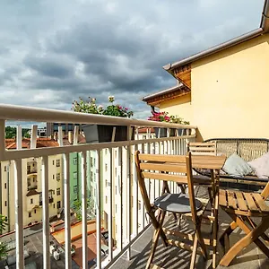 Apartment Central, Spacious, Modern 5 Bedrm Duplex W/balcony, Prag