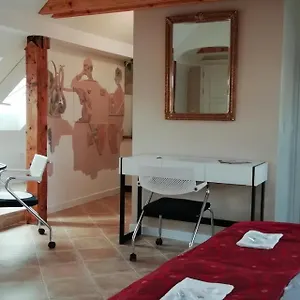 Apartment Patea - Cozy And Quiet 42 Sqm Near The City Centre, Prag
